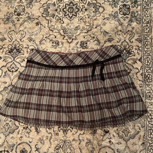 Pink, black and grey pleated skirt - Picture 1 of 5